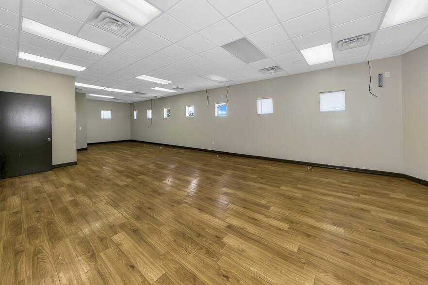 More Photos Of 2628 Matlock Rd, Arlington Medical For Sale