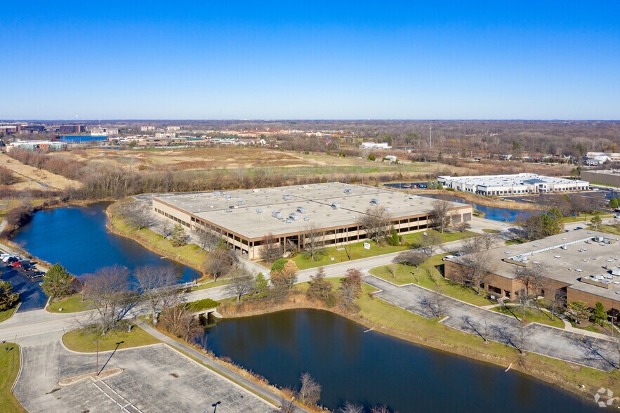 More Photos Of 1400 Busch Pky, Buffalo Grove Manufacturing For Sale