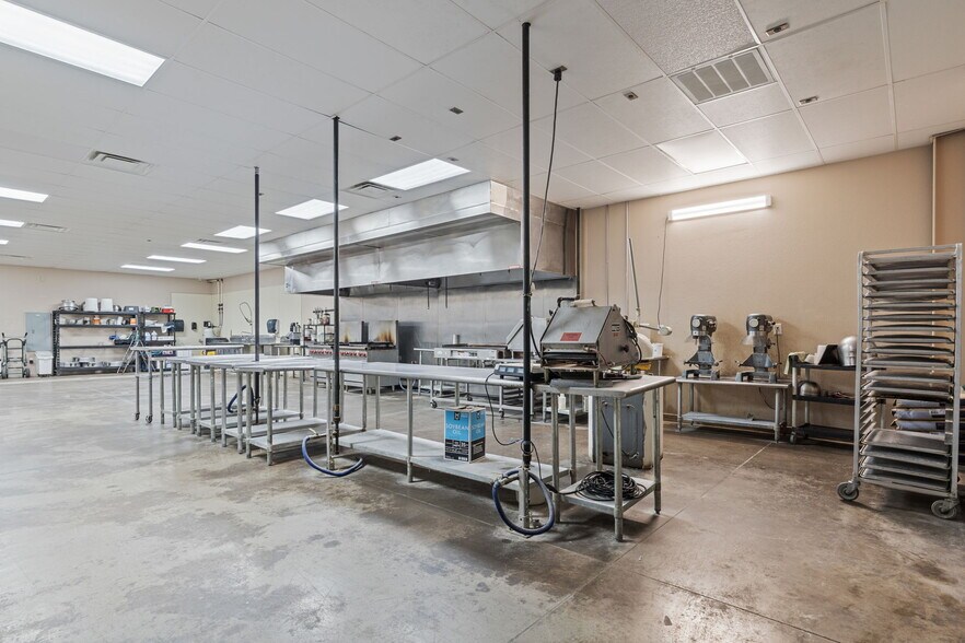 More Photos Of 2000 Windy Ter, Cedar Park Warehouse For Sale