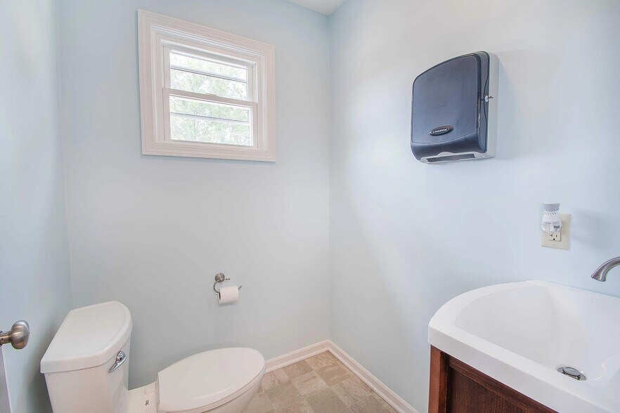 More Photos Of 8419 Cleveland Ave NW, North Canton Office Residential For Sale
