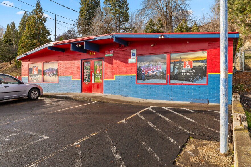 More Photos Of 1414 Oregon Ave, Klamath Falls Office For Sale