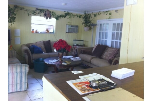 More Photos Of 3682 N College Ave, Jackson Hotel For Sale