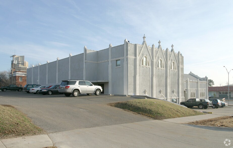 More Photos Of 1901-1909 N Classen Blvd, Oklahoma City Storefront Retail Office For Lease