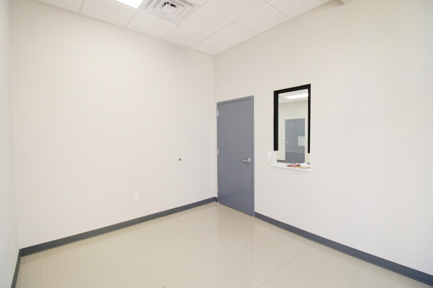 More Photos Of 14609 Atlanta Dr, Laredo Warehouse For Lease
