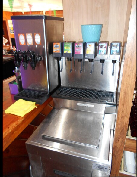 More Photos Of 530 Athens St, Tarpon Springs General Retail For Sale