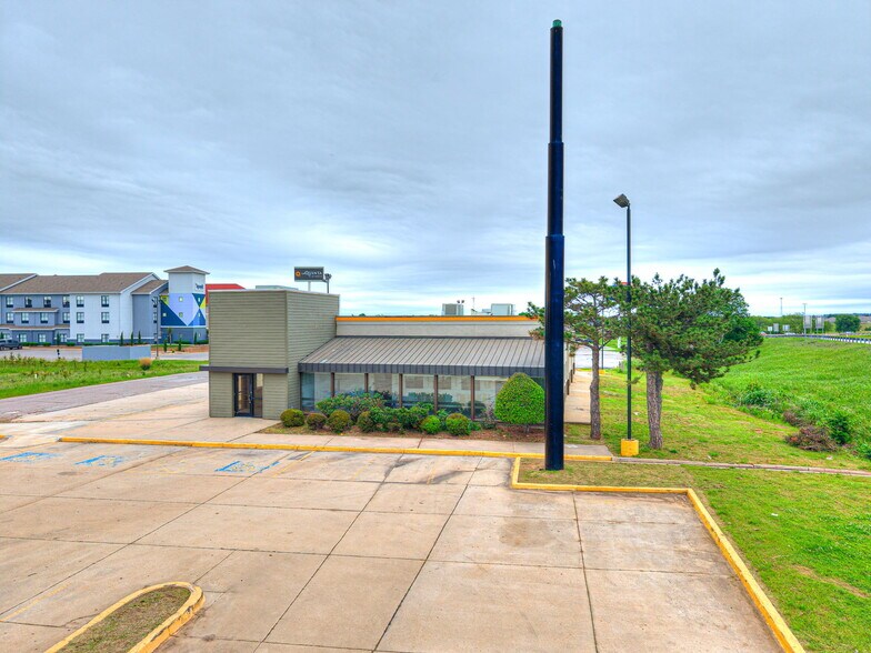 More Photos Of 4903 N Harrison St, Shawnee Restaurant For Sale