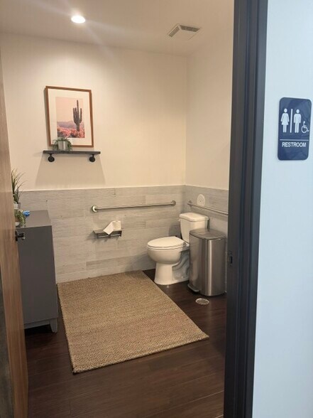 More Photos Of 7517 S McClintock Dr, Tempe Office For Lease