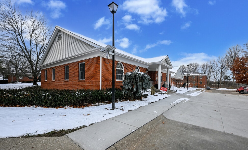 More Photos Of 312 N Cleveland Massillon Rd, Akron Medical For Lease