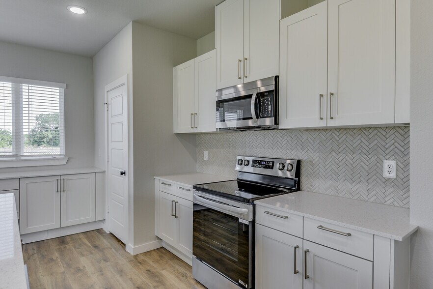 More Photos Of 4405 Clovis Ct, Midlothian Apartments For Sale