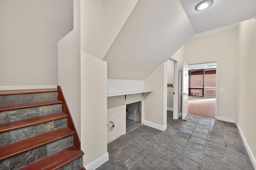 More Photos Of 20 S Linden Ave, South San Francisco Warehouse For Sale
