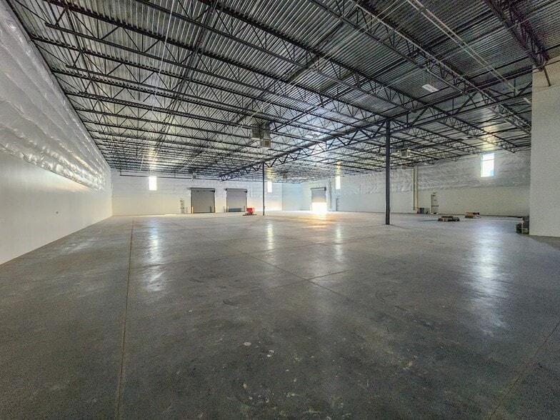 More Photos Of 350 S Hamilton Ct, Gilbert Warehouse For Lease