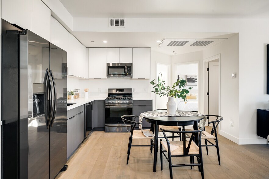 More Photos Of 6082 W 18th St, Los Angeles Apartments For Sale