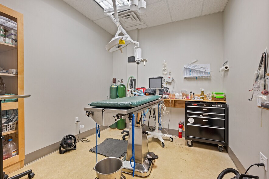 More Photos Of 12-28 McCandless Ave, Pittsburgh Light Distribution For Lease