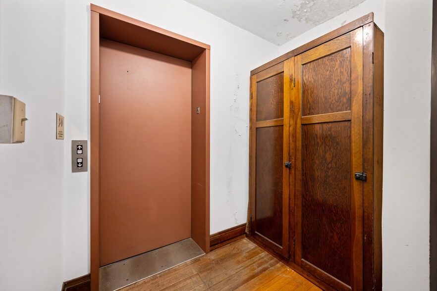 More Photos Of 94 Shoshone st, Buffalo Religious Facility For Sale
