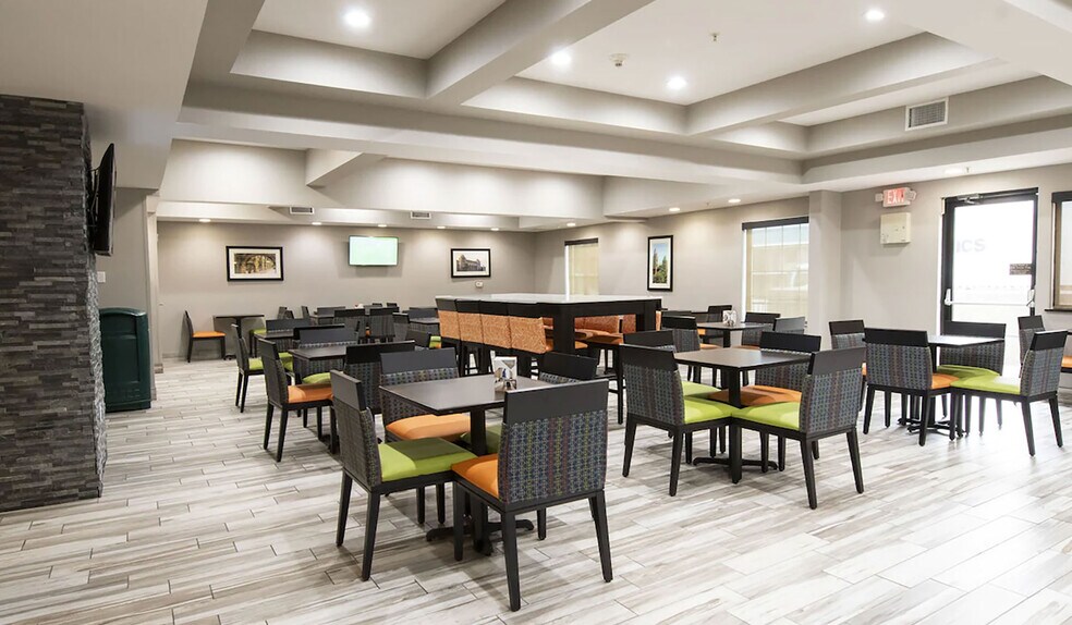 More Photos Of 6039 W Interstate 10, San Antonio Hotel For Sale