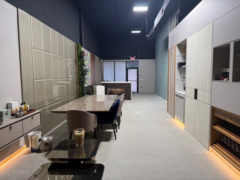 More Photos Of 1406-1416 N Dixie Hwy, Hollywood Warehouse For Lease