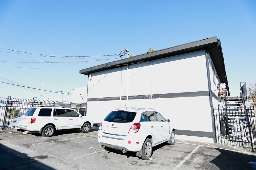 More Photos Of 241 W Philadelphia Ave, Las Vegas Apartments For Sale