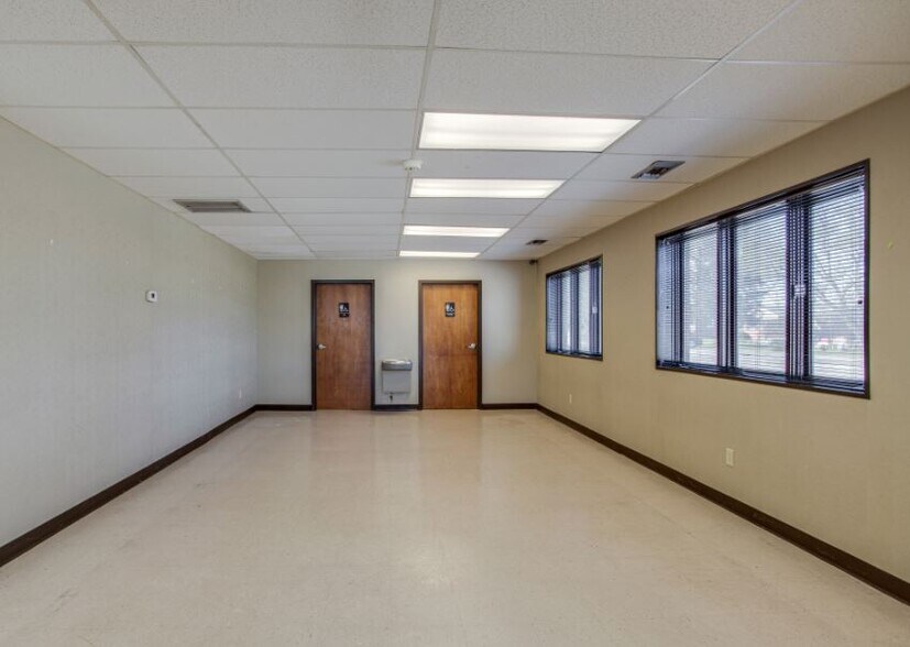 More Photos Of 1400 Hatcher Ln, Columbia Healthcare For Lease