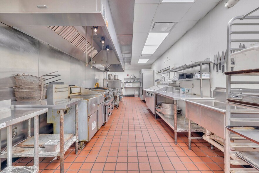 More Photos Of 110 Towne Center Dr, Pooler Restaurant For Sale