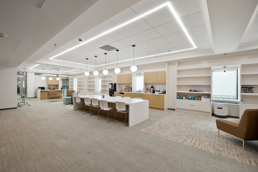 More Photos Of 202 S 1st St, Harlingen Loft Creative Space For Lease