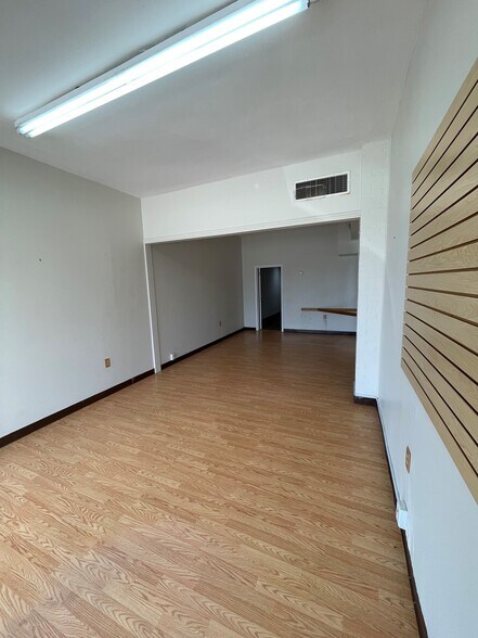 More Photos Of 11007 Warwick Blvd, Newport News Medical For Lease