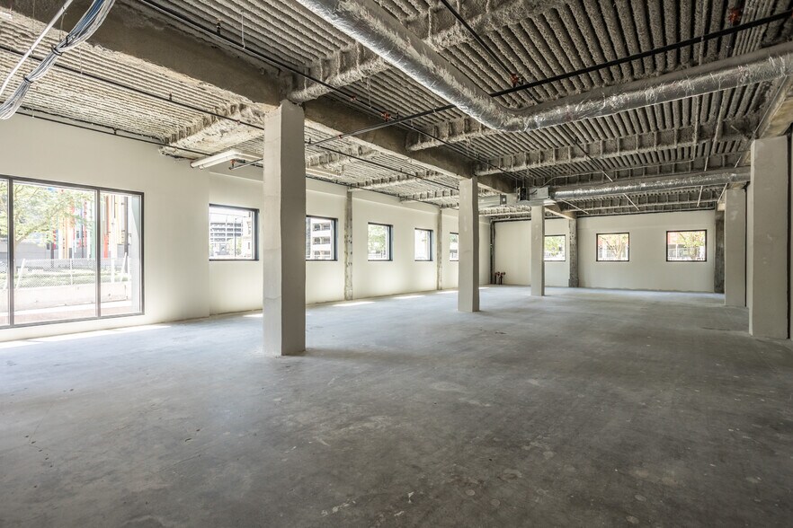 More Photos Of 611 5th Ave, Des Moines Office For Lease