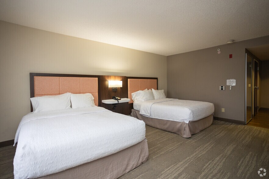 More Photos Of 1508 Cinema Dr, Statesville Hotel For Sale