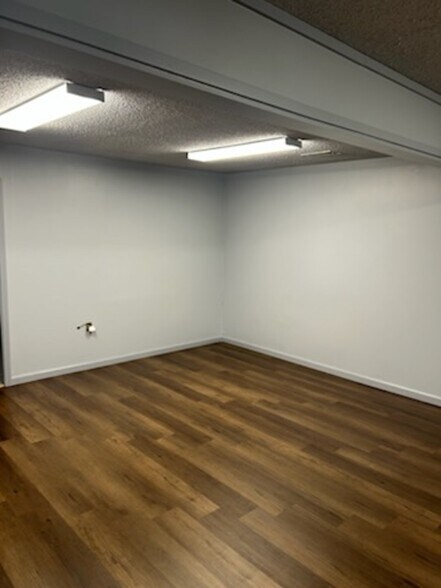 More Photos Of 6709 Wayne Dr, North Little Rock Service For Lease