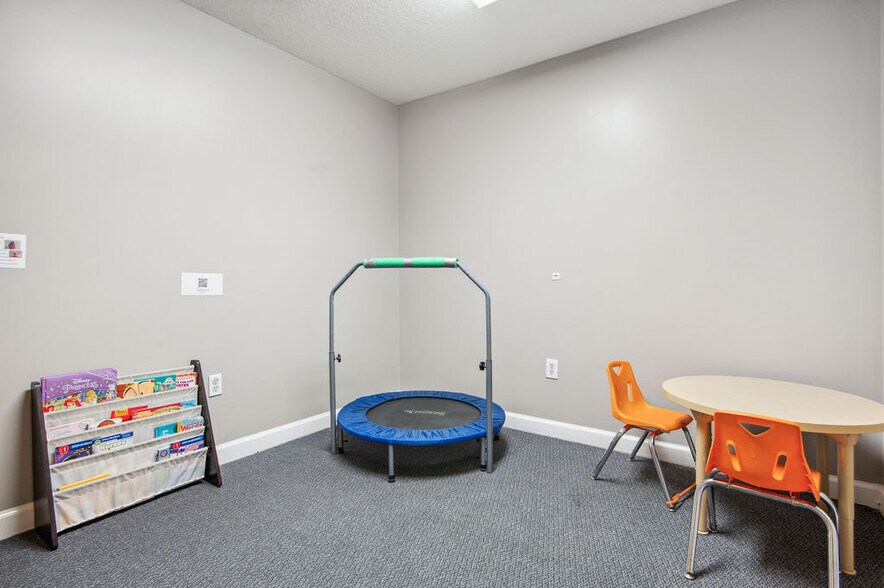 More Photos Of 217-219 Station St, Jacksonville Medical For Lease