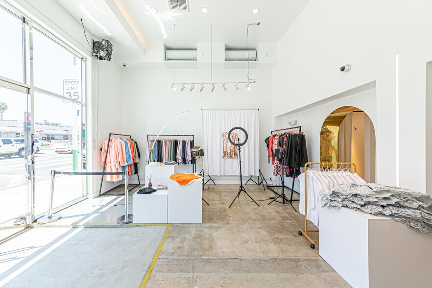 More Photos Of 330 N Western Ave, Los Angeles Storefront Retail Office For Lease