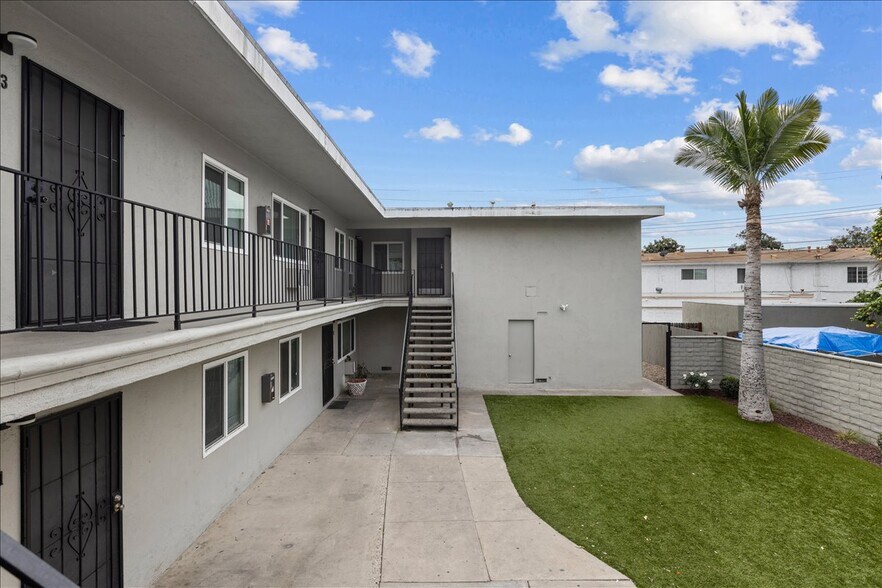 More Photos Of 2024 E Whiting Ave, Fullerton Apartments For Sale