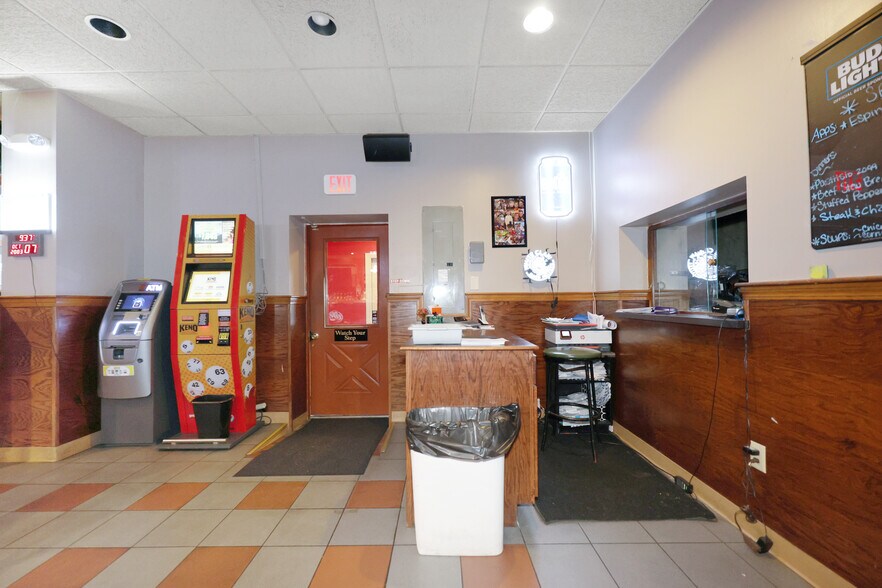 More Photos Of 128 Maple St, Manchester Restaurant For Sale