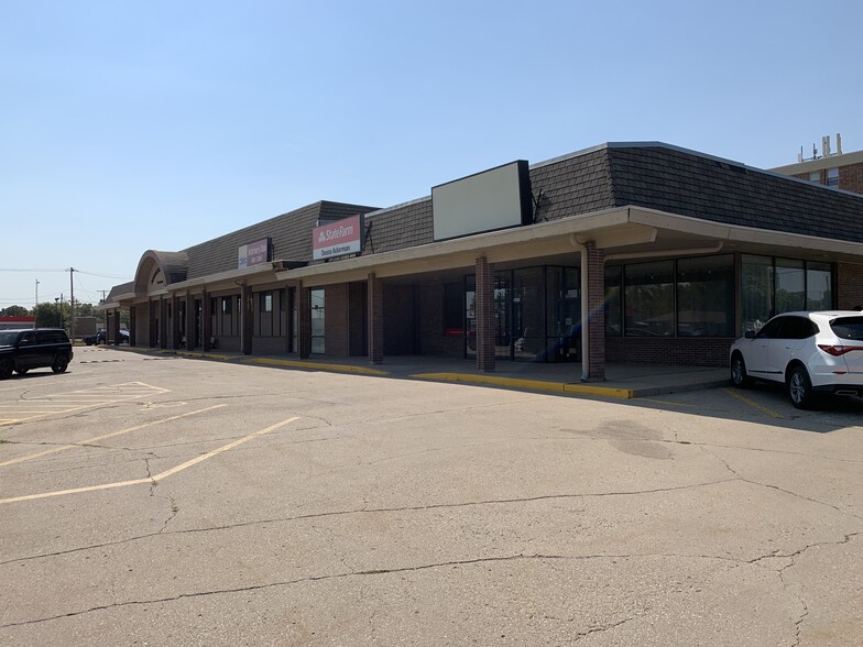 Primary Photo Of 2721 N Main St, Hutchinson Office For Lease