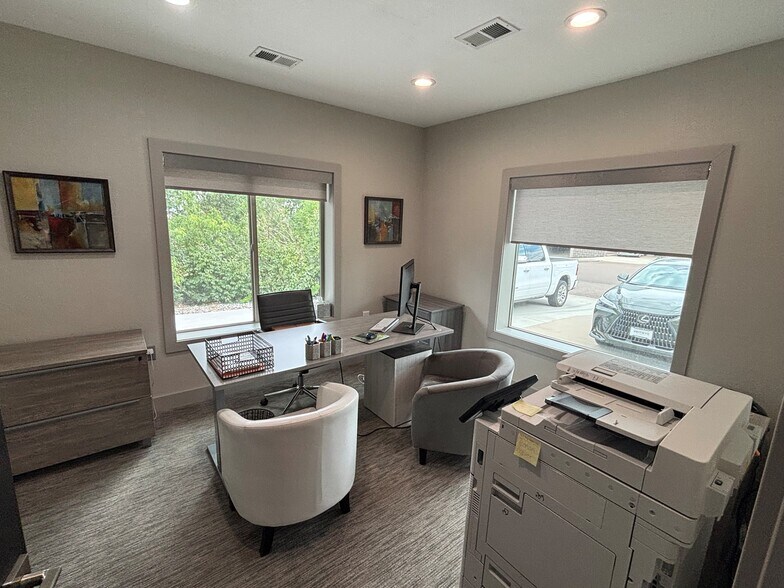 More Photos Of 515 Jerry St, Castle Rock Office For Sale