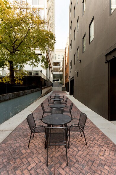 More Photos Of 220 W Congress St, Detroit Office For Lease