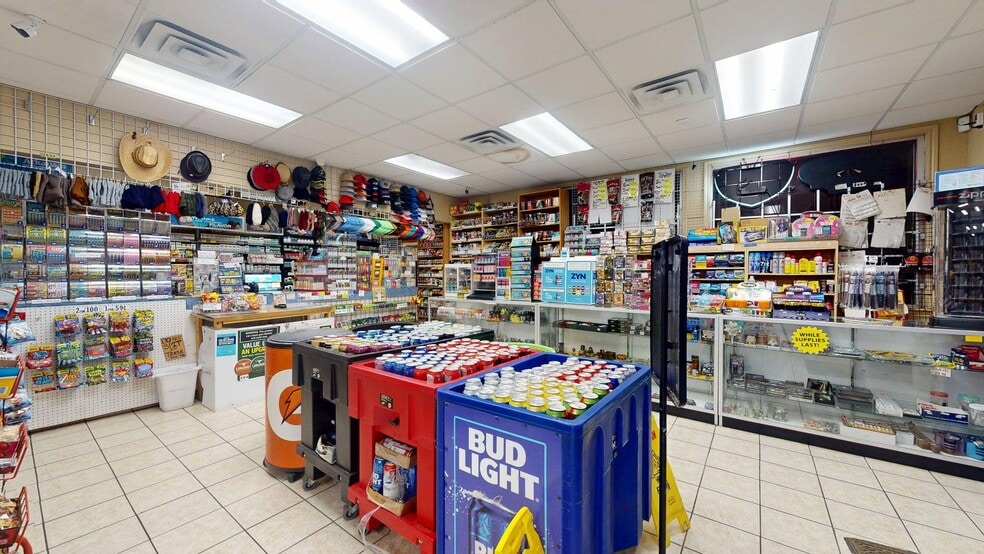 More Photos Of 2410 N State Line Ave, Texarkana Specialty For Sale