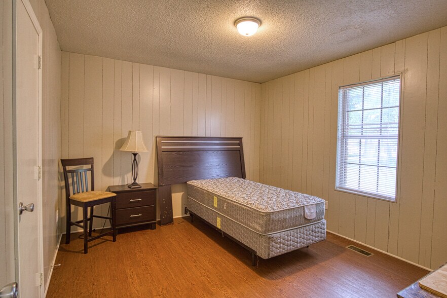 More Photos Of 19612 & 19630 Oak St, Cornelius Apartments For Sale