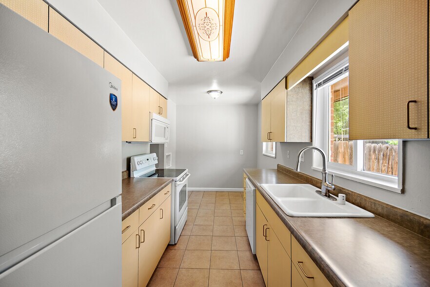 More Photos Of 126 W Cheyenne Rd, Colorado Springs Apartments For Sale