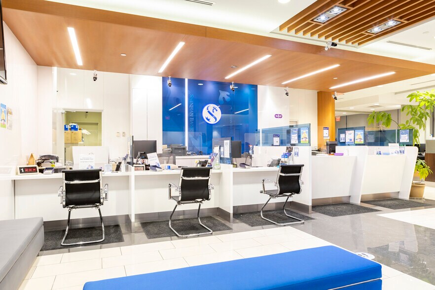 More Photos Of 7191 Yonge St, Markham Medical For Sale