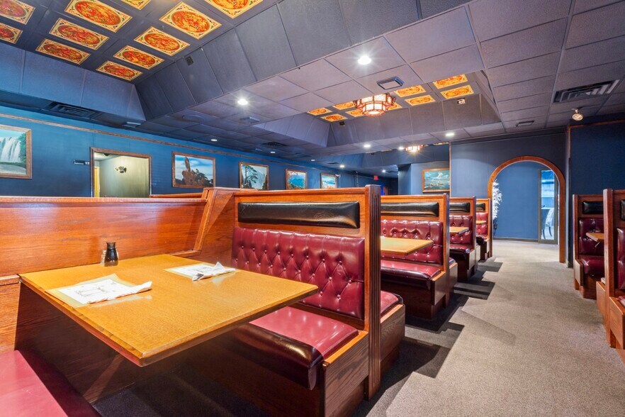 More Photos Of 376 Bullocks Point Ave, Riverside Restaurant For Sale