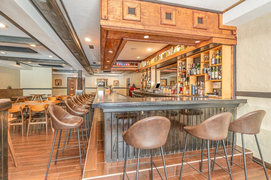 More Photos Of 134 Ashman St, Midland Restaurant For Sale