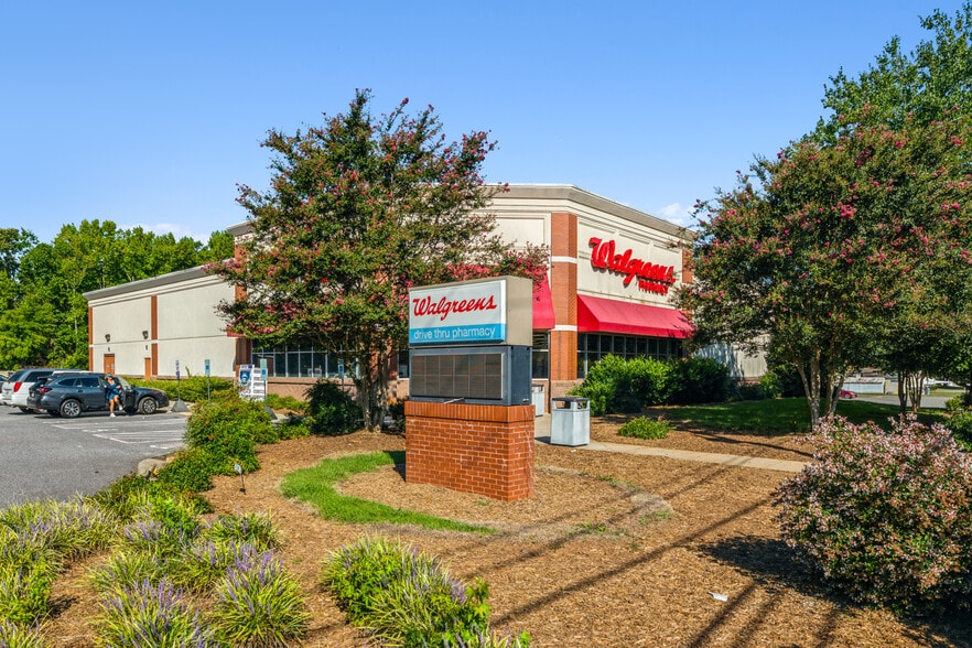 More Photos Of 533 N Main St, Troutman Drugstore For Sale