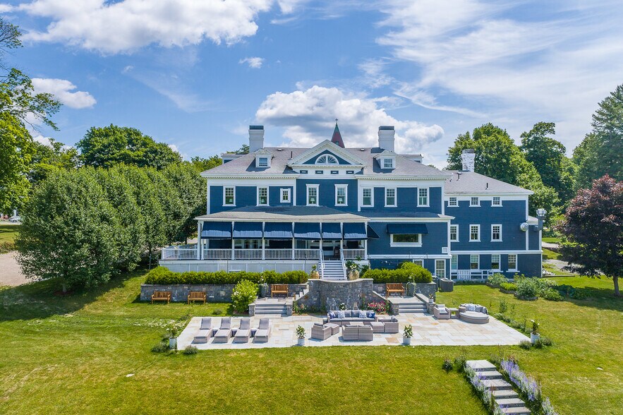 More Photos Of 2 Kemble St, Lenox Hospitality For Sale