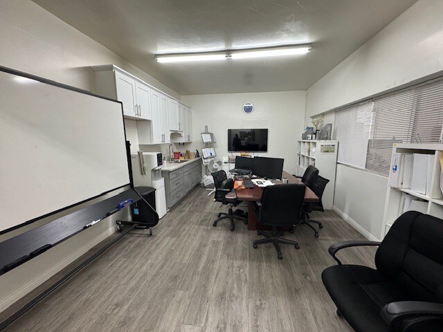 More Photos Of 1451-1453 Malvern Ave, Los Angeles Warehouse For Sale