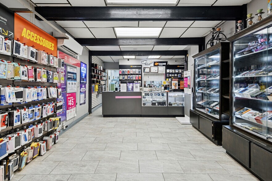 More Photos Of 114 Baronne St, New Orleans General Retail For Sale