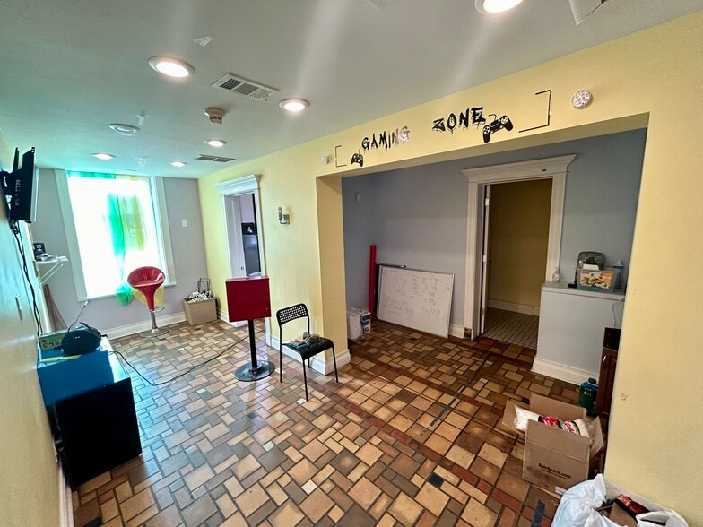 More Photos Of 2324 W 111th St, Chicago Apartments For Lease