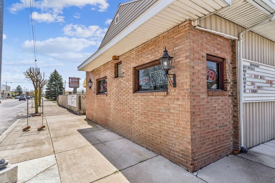 More Photos Of 297 N Main St, Dunkirk Bar For Sale