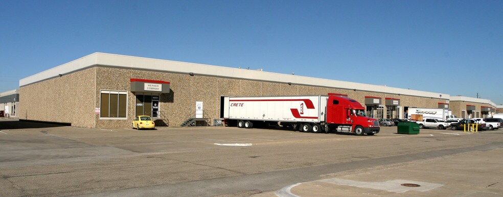 More Photos Of 3276-3284 Quebec St, Dallas Unknown For Lease