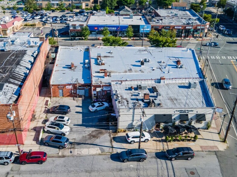 More Photos Of 967-983 Hempstead Tpke, Franklin Square Storefront For Sale