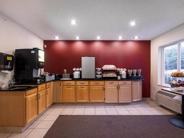 More Photos Of 41 Old Route 146, Clifton Park Hotel For Sale